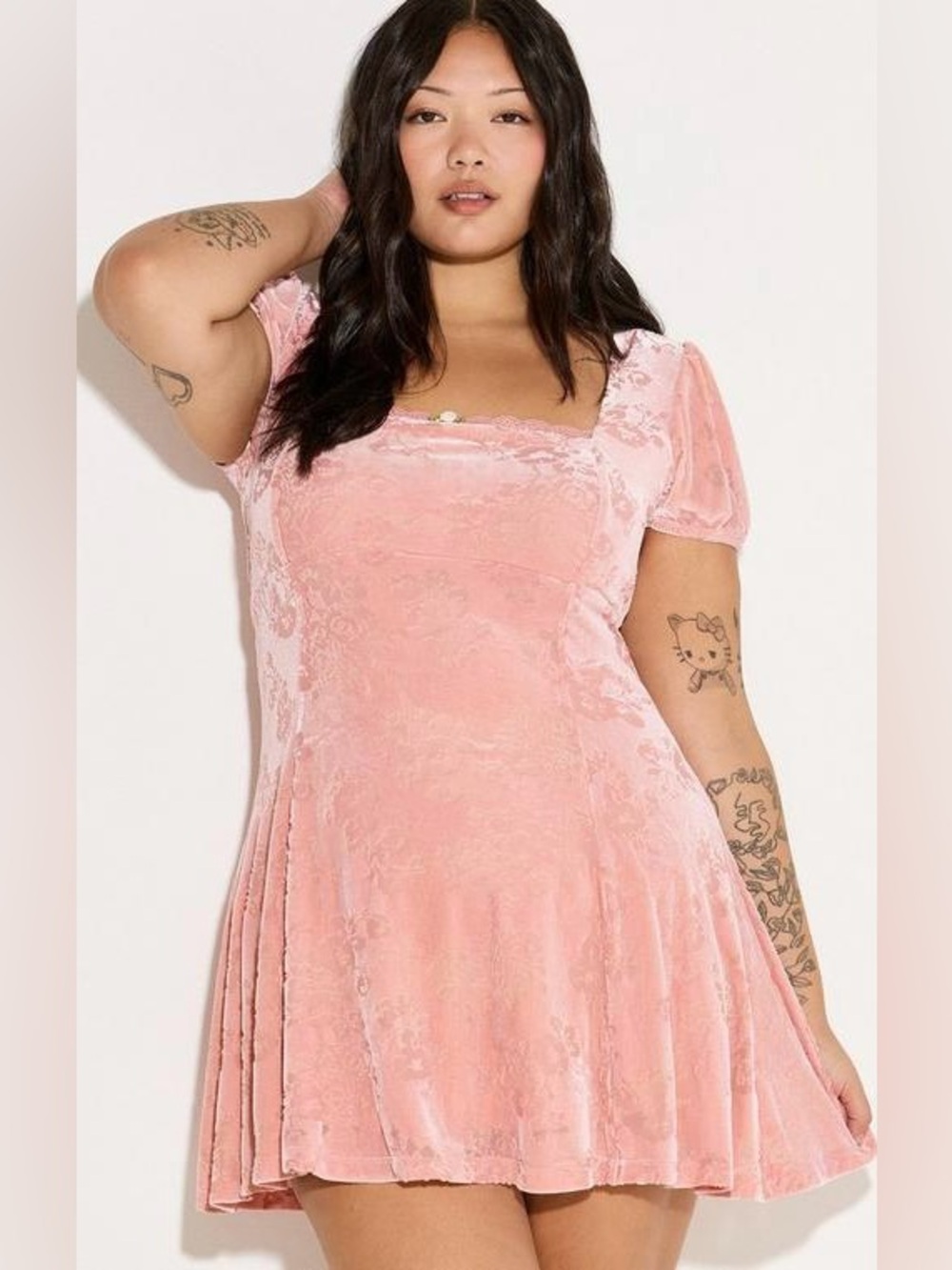 Women’s TORRID LoveSick Puff-Sleeve Velvet Mini Dress 1